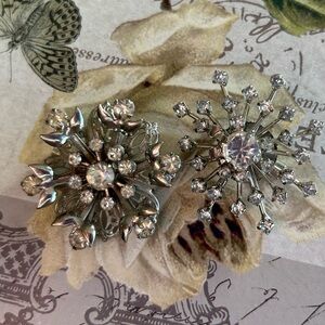 IMMACULATE VINTAGE CRYSTAL AND RHINESTONE BROOCHES set of 2